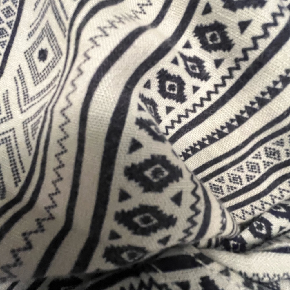 Rewash Blue and White Geometric Patterned Women's Wide Leg Linen Blend Pants - Picture 7 of 8